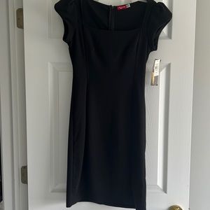 Fitted Juniors black Medium dress